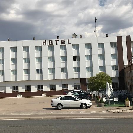 Hotel Buenos Aires Villafria Екстер'єр фото