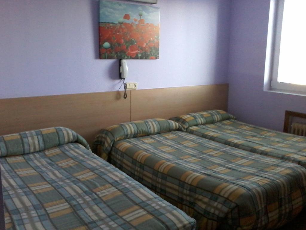 Hotel Buenos Aires Villafria Екстер'єр фото