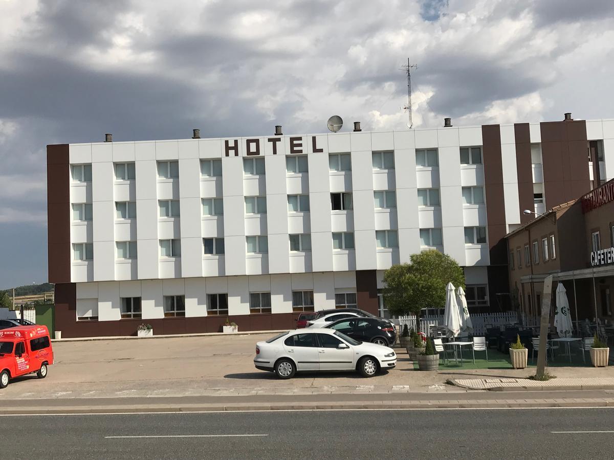 Hotel Buenos Aires Villafria Екстер'єр фото